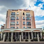 Отель Avenue Deluxe 4*