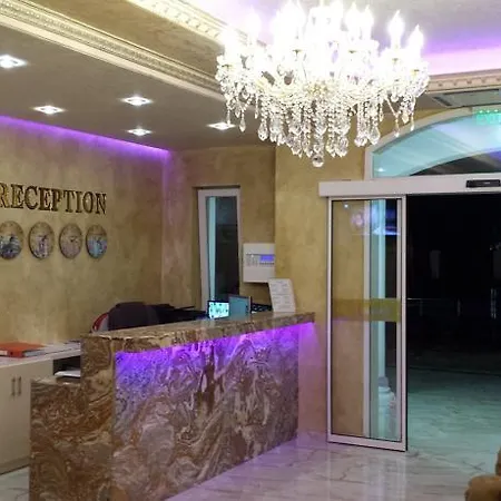 Avenue Deluxe ساني بيتش