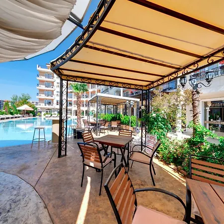 Avenue Deluxe 4* ساني بيتش