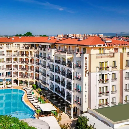 Avenue Deluxe ساني بيتش