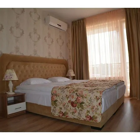 Avenue Deluxe فندق