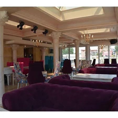 فندق Avenue Deluxe 4*