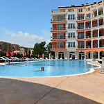 Хотел авеню делукс 4*