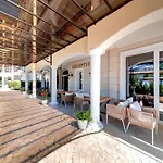 Avenue Deluxe Hotel 4*