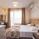 Hotel Avenue Deluxe 4*