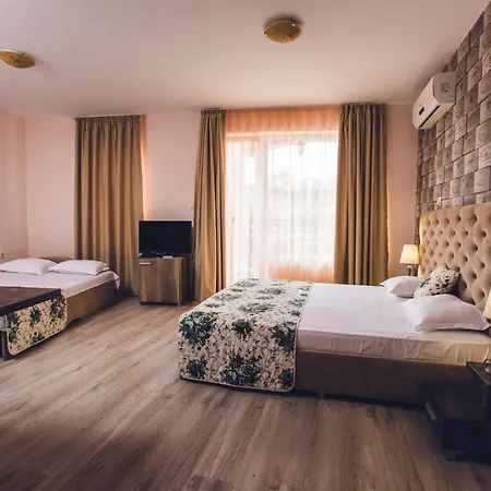 Hotel Avenue Deluxe 4*