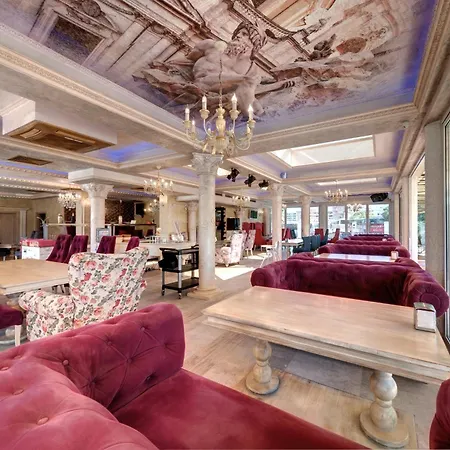 Avenue Deluxe 4*
