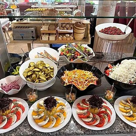 Avenue Deluxe فندق ساني بيتش