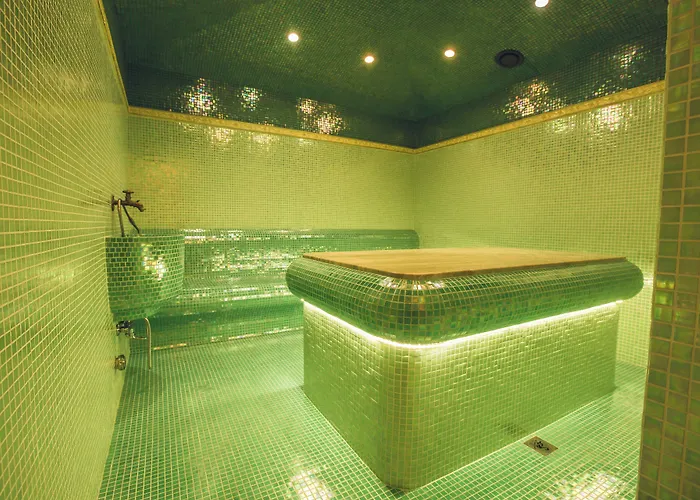 Avenue Deluxe Hotell