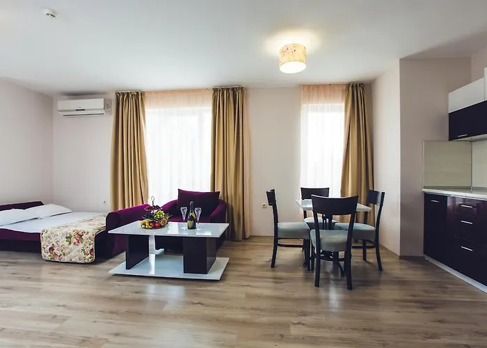 Avenue Deluxe Slăntjev Brjag