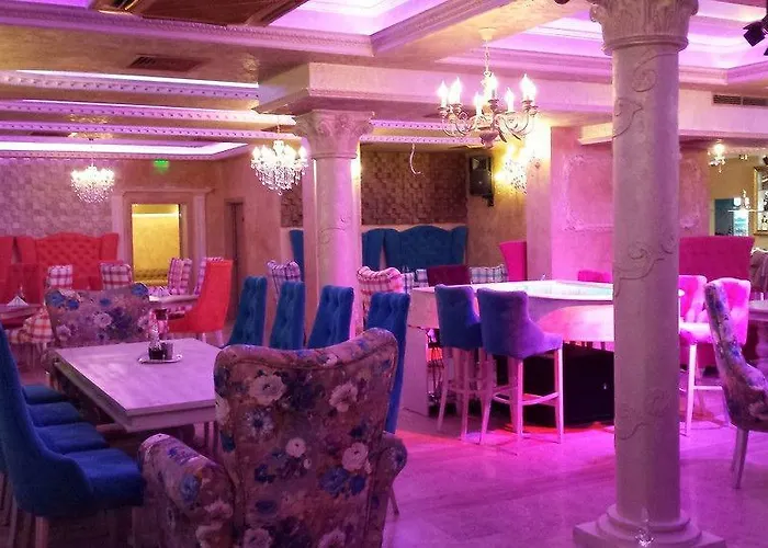 Avenue Deluxe Hotell Slăntjev Brjag