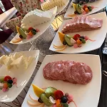Avenue Deluxe Hotel