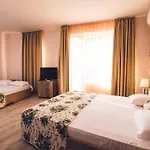 Avenue Deluxe Slăntjev Brjag