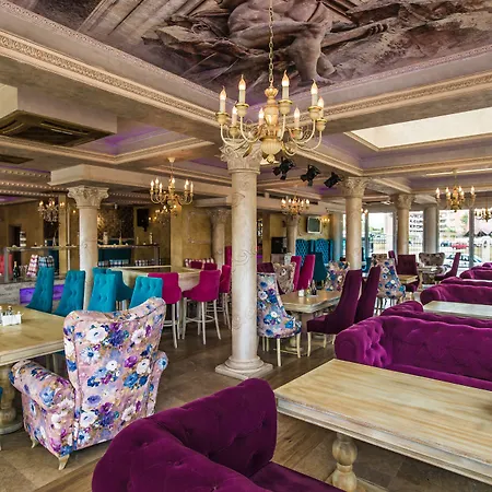 Hotel Avenue Deluxe 4*