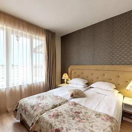 Avenue Deluxe Sluneční pobřeží