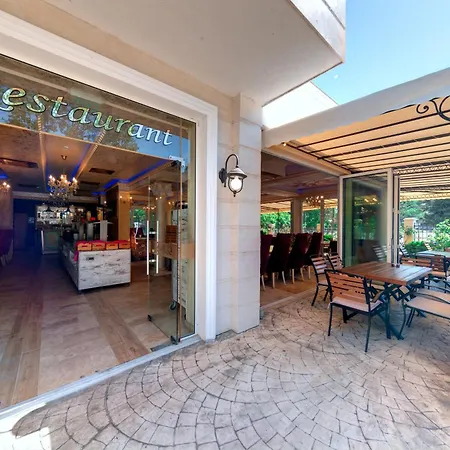 Hotel Avenue Deluxe 4*