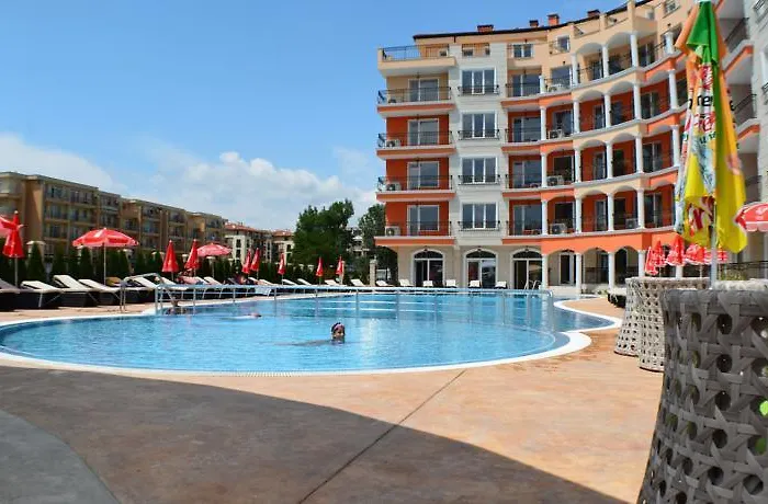 Отель Avenue Deluxe 4*