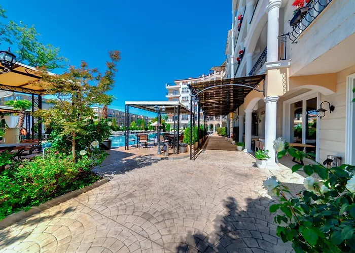 Avenue Deluxe Отель