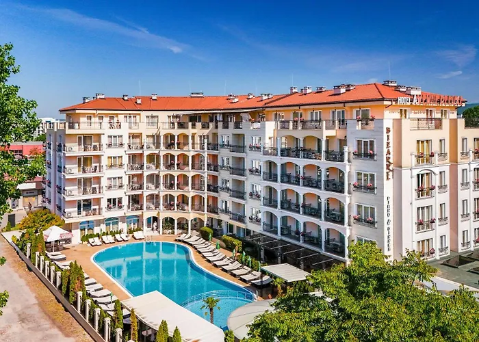 Avenue Deluxe Отель